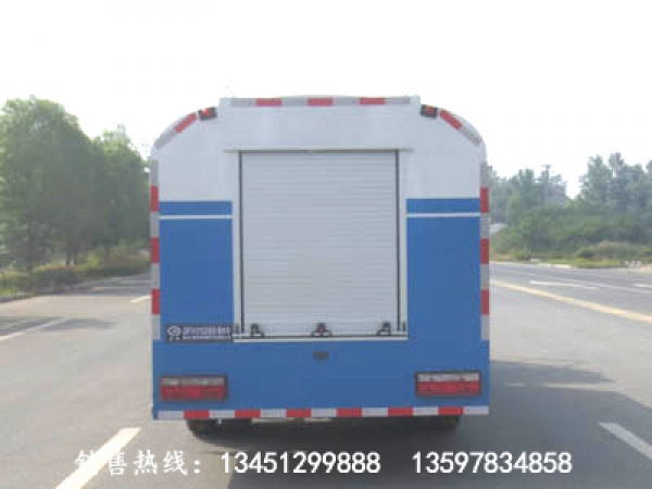 東風(fēng)多利卡消防灑水車(國六)
